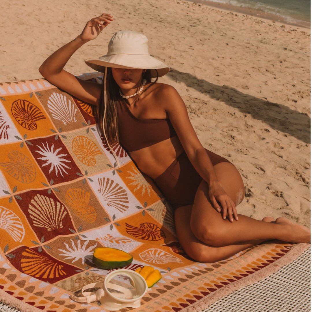 Seashell Throw ~ Sand