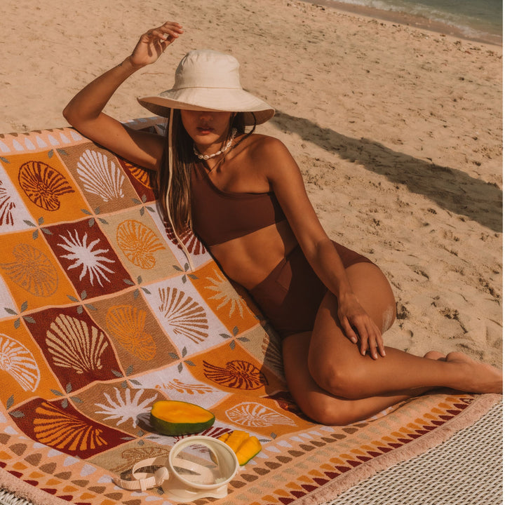 Seashell Throw ~ Sand