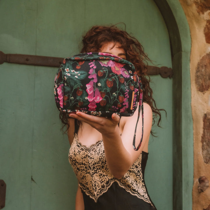 Flourish Clover Zip Bag - Small