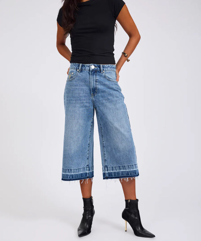 720'S Mid Waist Long Length Shorts - Pretty Blue