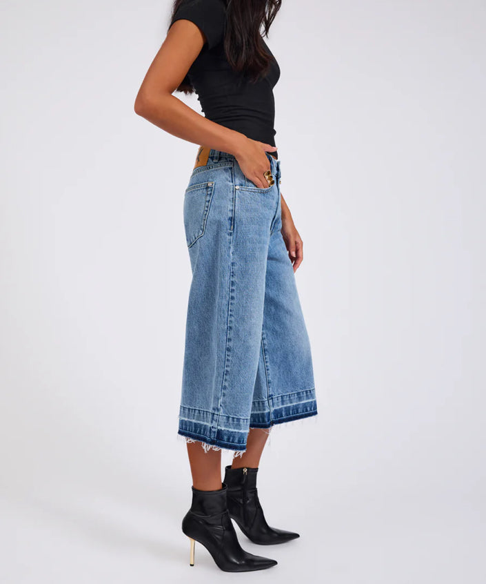 720'S Mid Waist Long Length Shorts - Pretty Blue