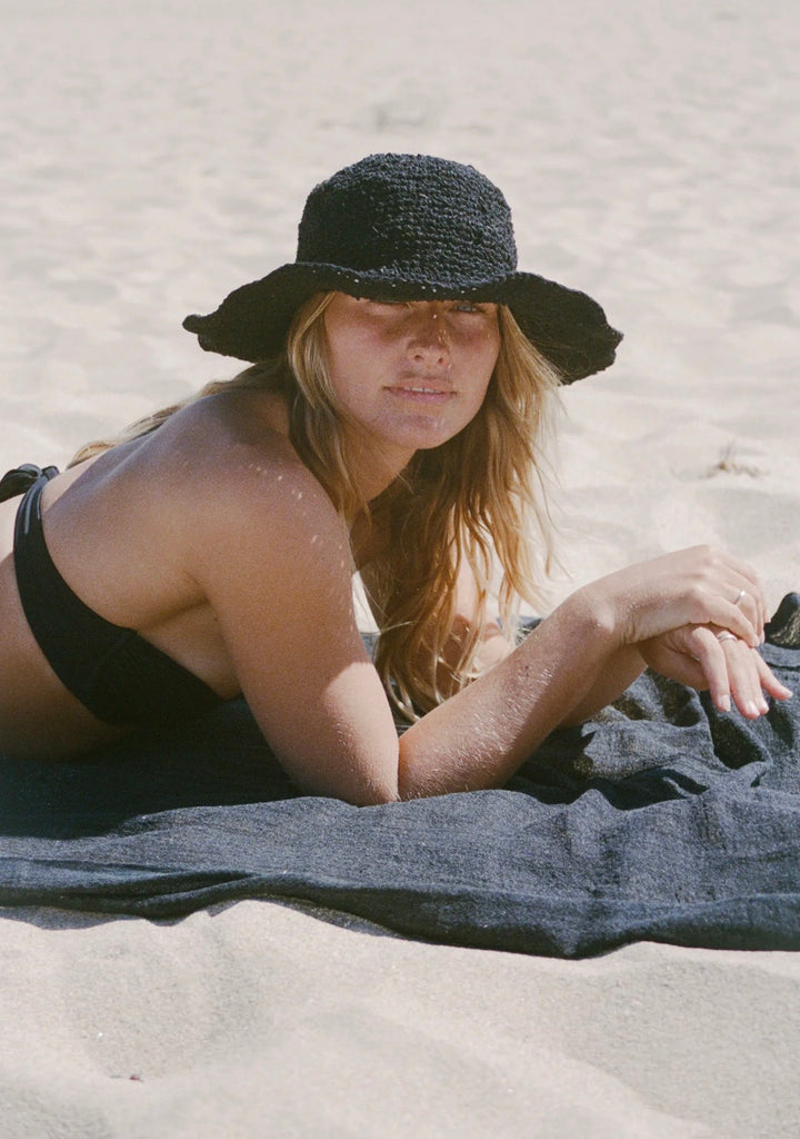 POLLY SHORT BRIM HAT | NOIR