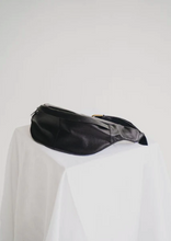 Load image into Gallery viewer, Pelle Belt Bag // textured noir