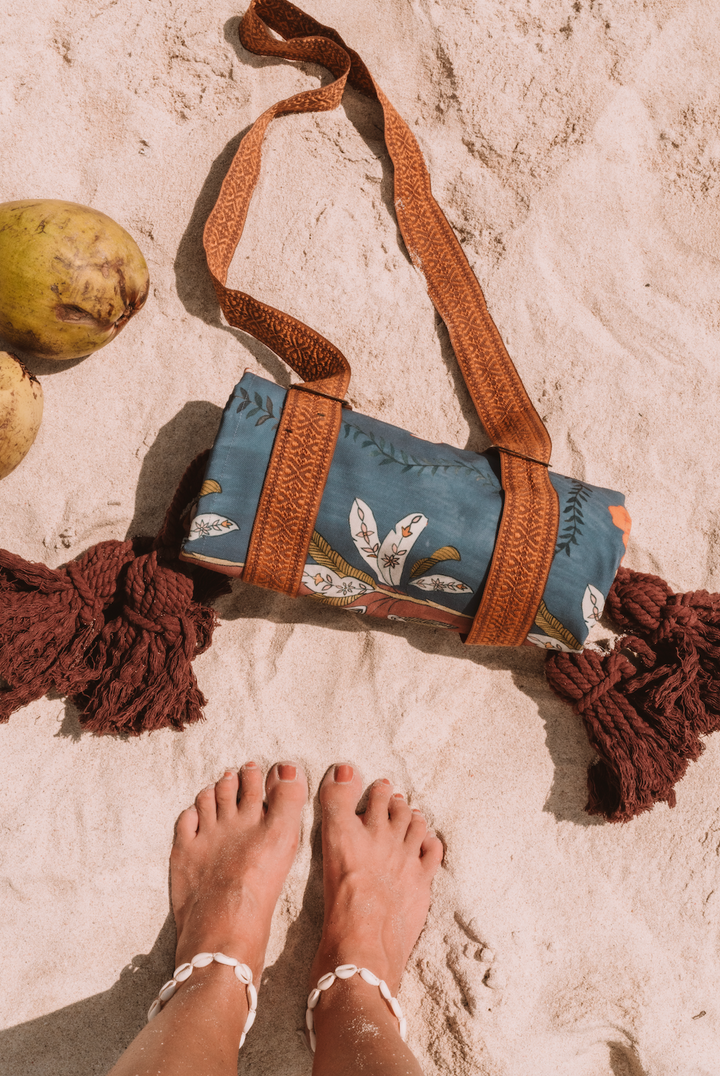 Eye of the Jungle Picnic Rug - Lagoon